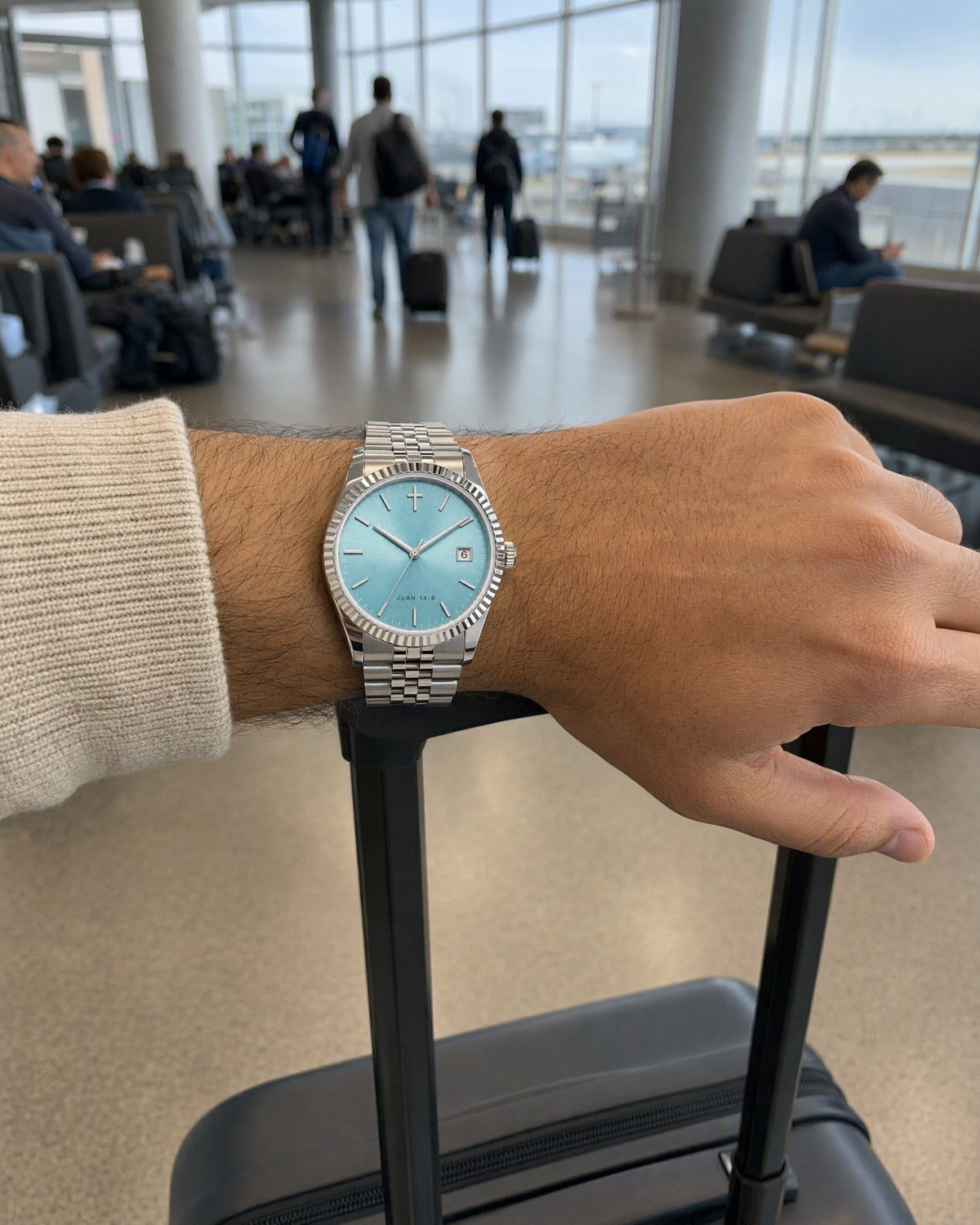Camino watch on the wrist