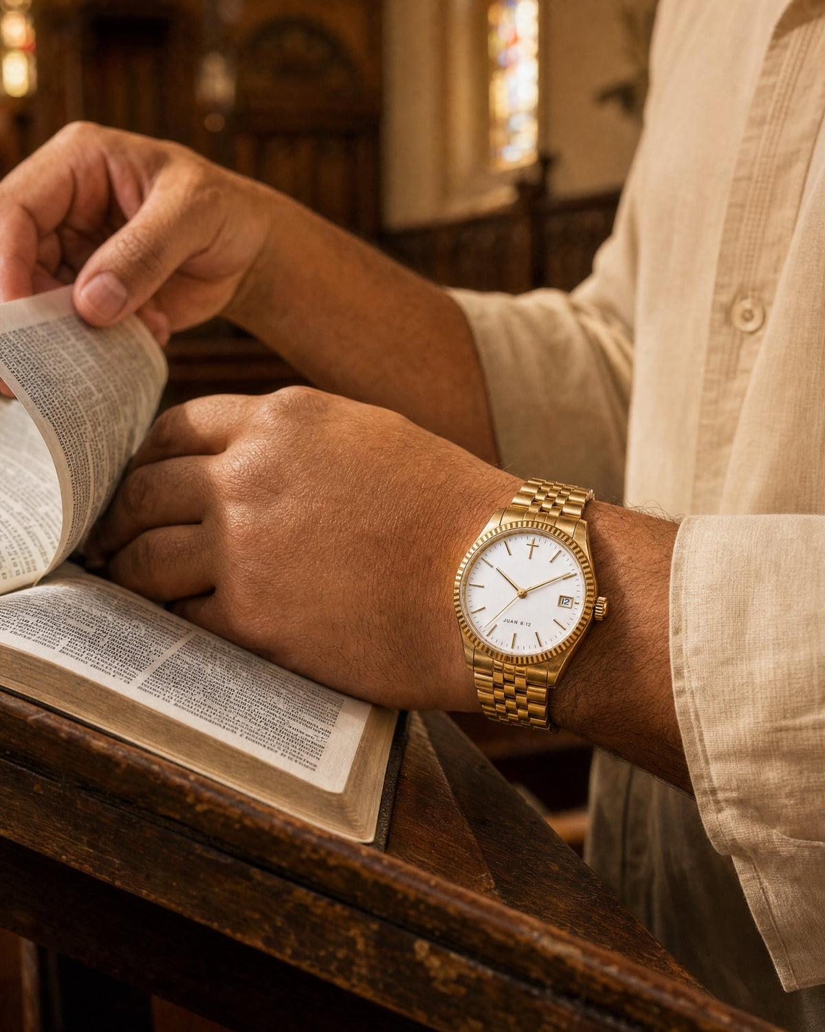 Luz del Mundo watch on the wrist