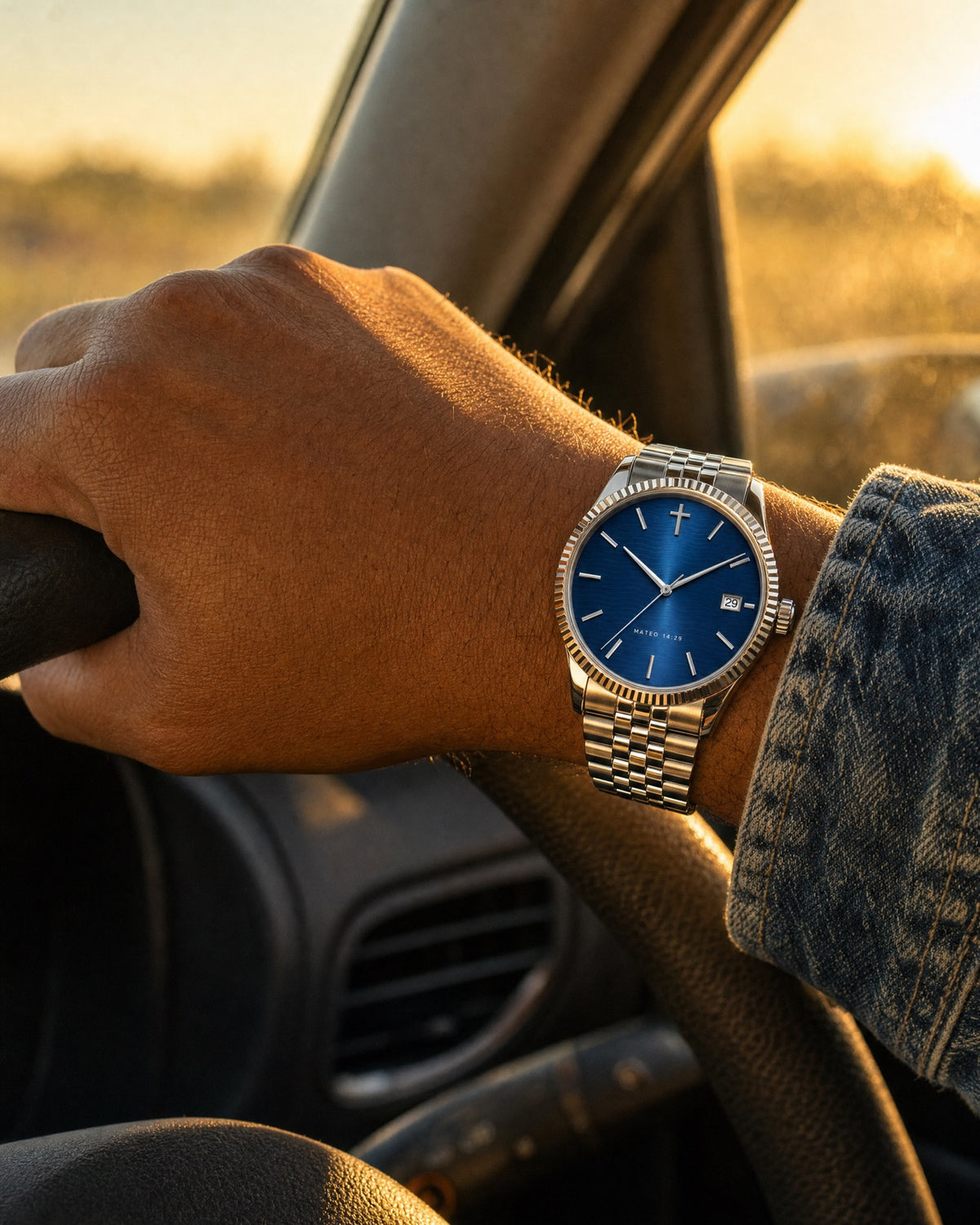 Reloj Sobre las Aguas en la muñeca
