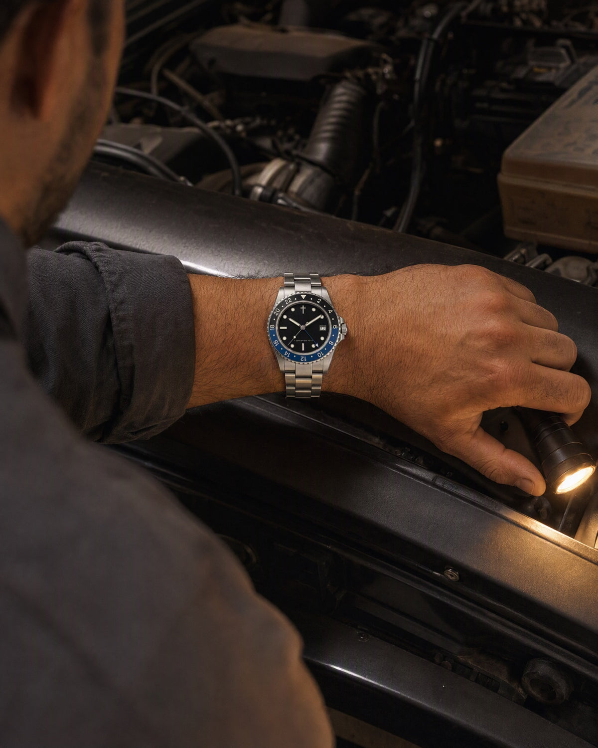 Velad watch on the wrist